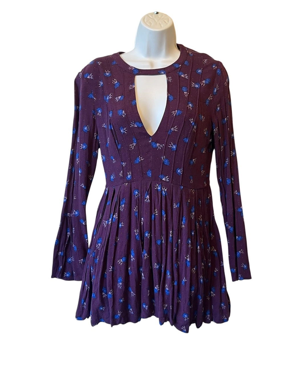 Free People S Tegan mini dress 4 Purple floral Long bell sleeve Keyhole Babydoll